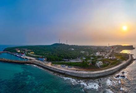 B&igrave;nh minh tuyệt đẹp tr&ecirc;n đảo tiền ti&ecirc;u Cồn Cỏ (Quảng Trị) - một 